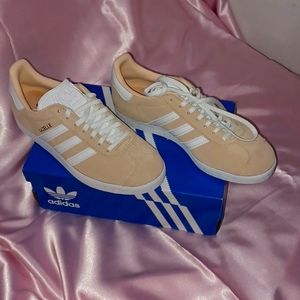 Adidas Gazelle W sneakers. Size 7.5